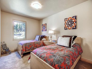 Seven Bedrooms a Huge Rental Accommodation 4500 sq ft